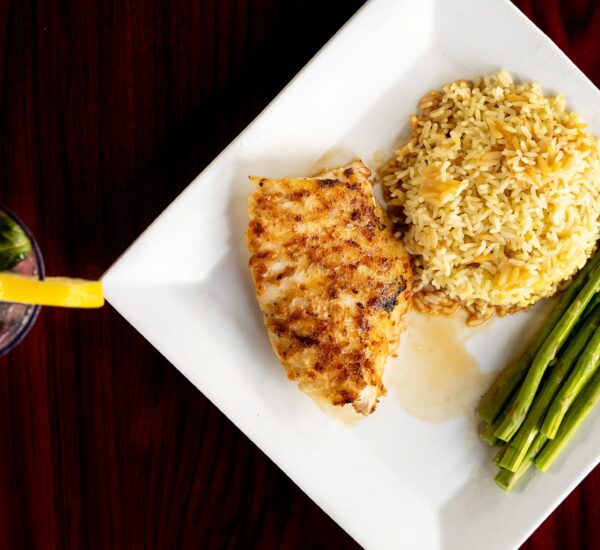 Fish with jasmine rice and asparagus